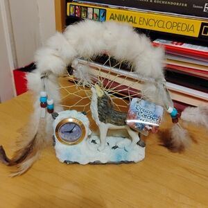 Vintage 2005 Dream Catcher Wolf Figurine with Clock